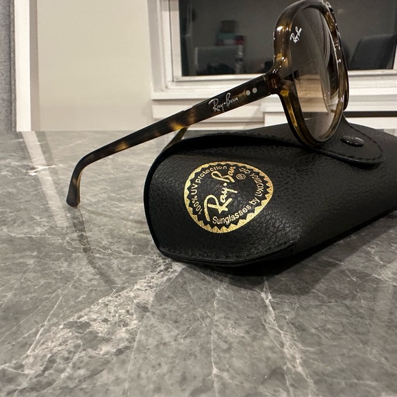 Ray-Ban Brown Gradient Sunglasses (Unisex) - Picture 4 of 7